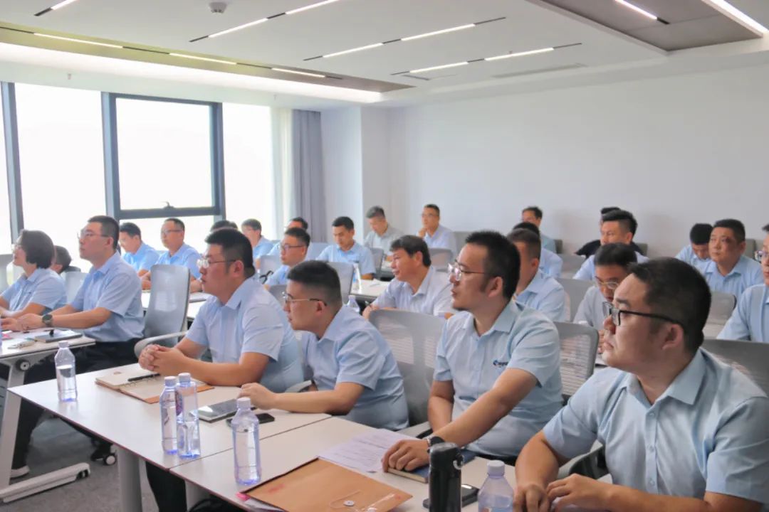 2024年上半年中層管理干部述職會議：述職曬答卷，砥礪再奮進(jìn)。